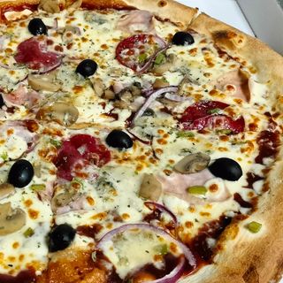 2 Pizza Medianas A Elegir + 2 Patatas + 2 Refrescos