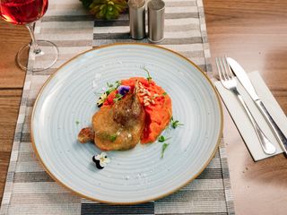 Pulpa de rata confiata cu piure de cartofi dulci