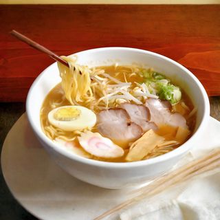 175. Ramen con vitello