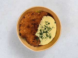 Kotlet "schabowy" z puree ziemniaczanym (na gorąco) (310g)