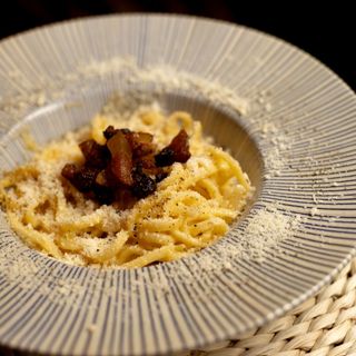 2 PASTAS O 2RISOTTO + botella de vino