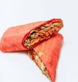 Шаурма в червоному лаваші з аджикою