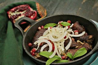 მეგრული კუპატი ბროწეულის სოუსით 