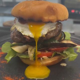 Top! Bova's master burger