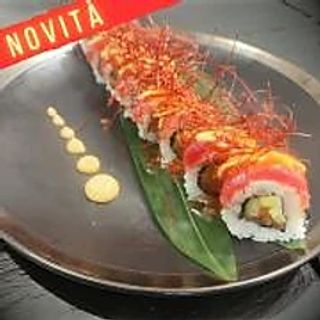 Hot spicy salmon & tuna uramaki