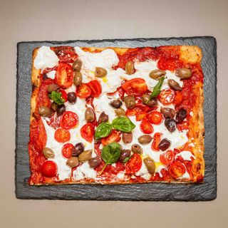 Teglia Stracciata, Pachino e olive