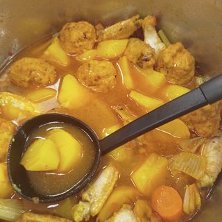 Guiso De Pollo Con Albóndigas