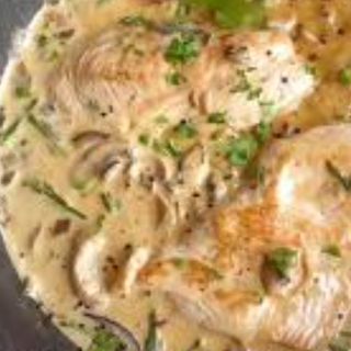 Pechuga En Salsa De Champiñones