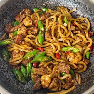 Udon Con Pollo e Gamberi