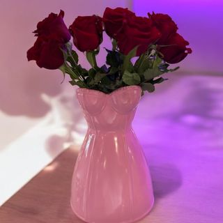 Wazon sukienka różowa 