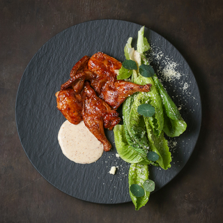 Տաք աղցան ջոսպերում եփված ճտով