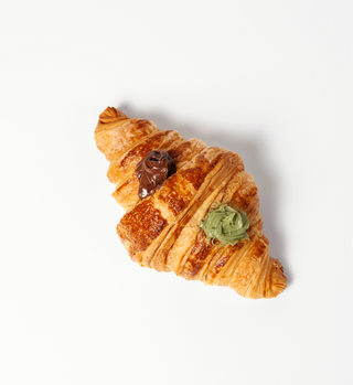 კრუასანი ფსტით და ნუთელათი