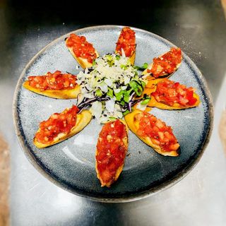 Bruschete cu roșii și busuioc - 300 gr