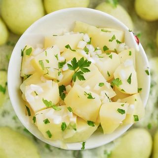 Картофена салата с праз лук