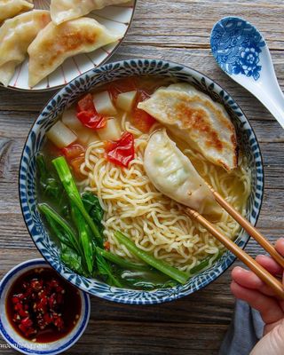 CHICKEN DUMPLINGS RAMEN