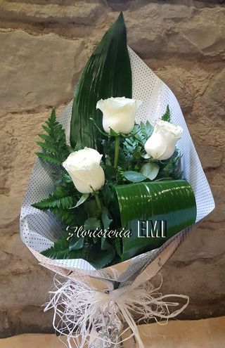 Ramo Tres Rosas Blancas