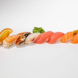 174. Nigiri Mixto Especial (8 Pzs.)