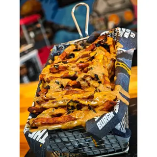 ANIMAL STYLE SWEET POTATO LOADED FRIES 380GR