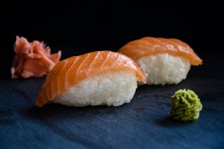 Nigiri salmon 2 komada