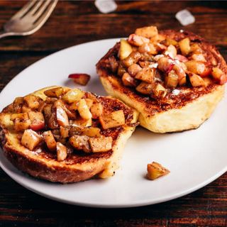 Torrija de pan brioche caramelizado 