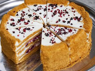 Медівник з вишнею (120г)