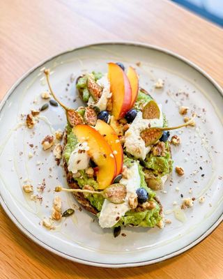 Sweet and salty avotoast