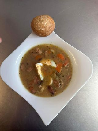 Żur na białej kiełbasie