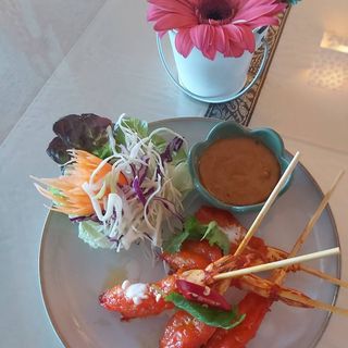 PRAWN SATAY/Satay De langostinos