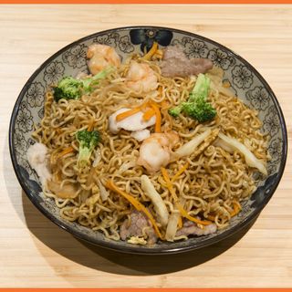 Wok Tailandés con Pollo Crujiente