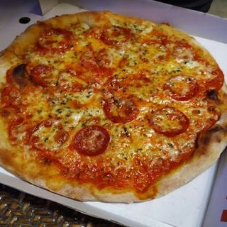 32. pizza pepperoni