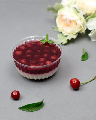 Панакота з вишневим желе (240г)