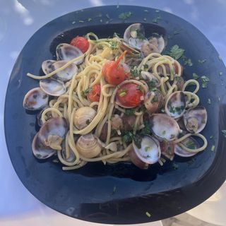 Spaghetti con almejas