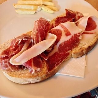 Tostada De Jamón Ibérico En Pan