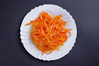 Морковный салат (300г)