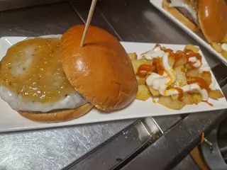 Hamburguesa De Cebolla Caramelizada