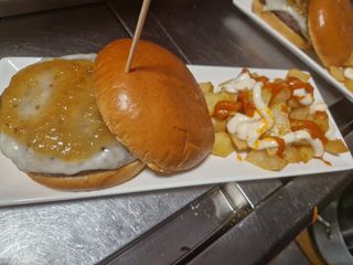 Hamburguesa De Cebolla Caramelizada