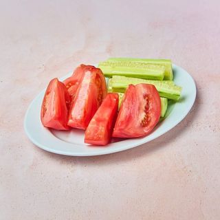 Paradajz i krastavac salata