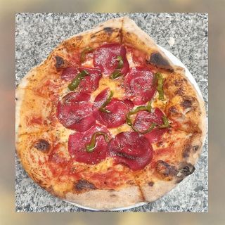 Pizza Salami  (30 Cm.)