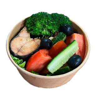 ორაგულის სტეიკი 100გრ, ბროკოლი, პომიდორი, კიტრი, ზეთისხილი