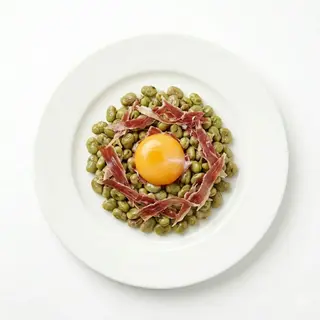 Habitas Con Virutas De Ibérico Y Yema (Entera)