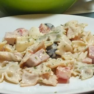 Ensalada de pajaritas con salsa rosa (350 g.)