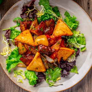 Теплый салат с брынзой