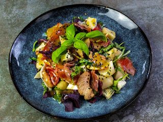 Салат з індичкою та грушею (0.300g)