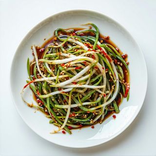 Germogli di soia saltati