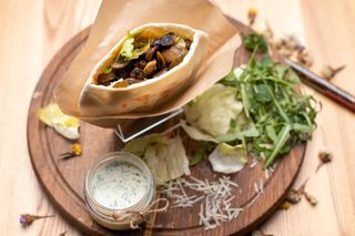 Піта Фаллафелем та грибами