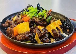 Porc la plita incinsa
