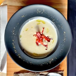 Supa crema de cartofi cu bacon si parmezan