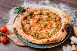 Pizza Tartufo con Salsiccia