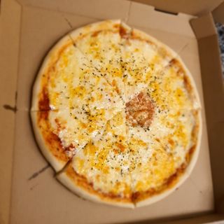 2. Pizza 4 Quesos (32 Cm.)