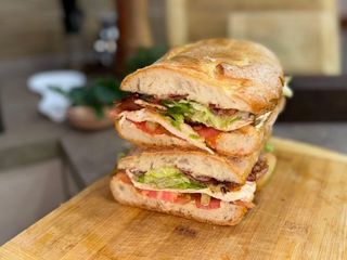 97.Panino coccodrillo con petto di pollo